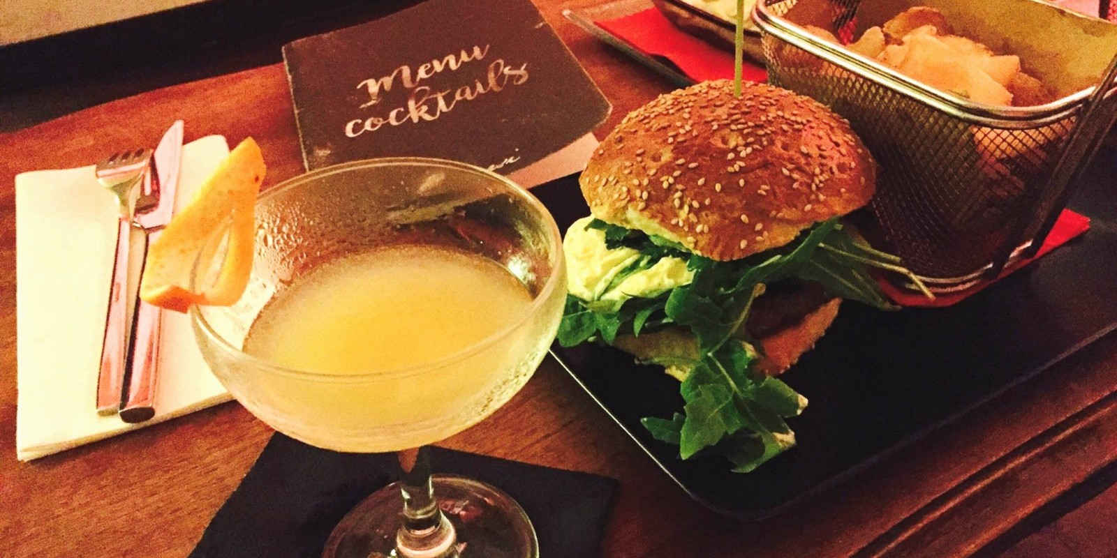 Hamburgers & Cocktails, arriva il nuovo menù estivo di Percorsi Burgers