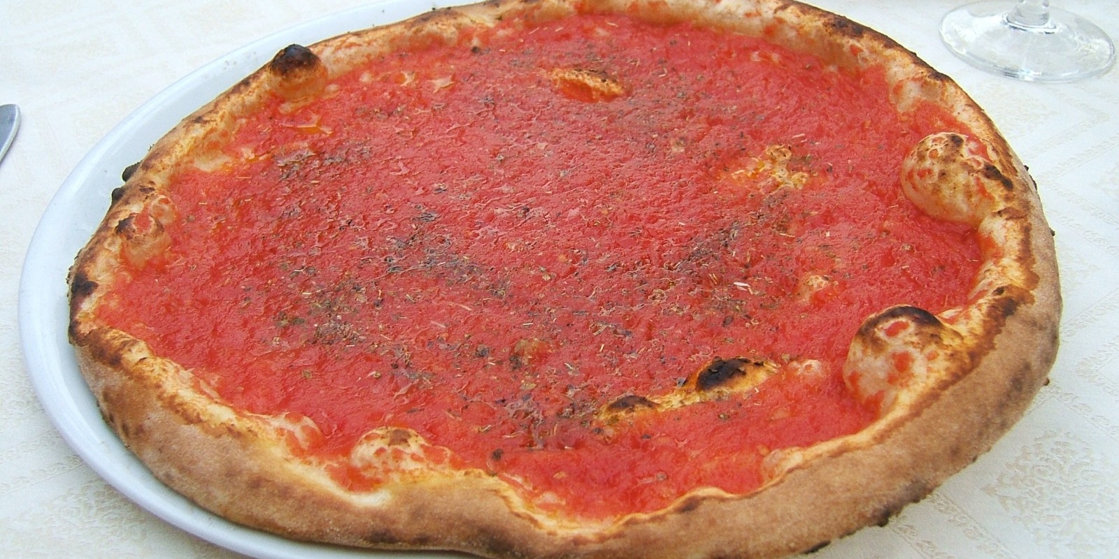 Dove mangiare la migliore pizza marinara di Napoli