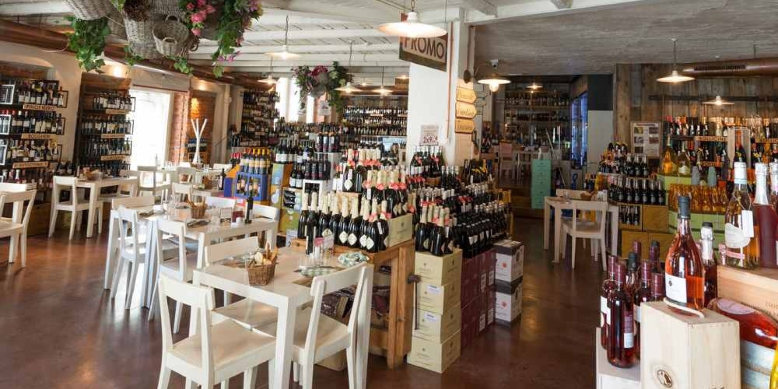 Enoteche con mescita dove degustare e comprare il vino a milano Casse vino