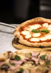 Non Sai Deciderti Tra Pizza E Cucina? Ecco I Locali Di Firenze Che Sono Pizzeria E Anche Ristorante... E Non Deludono Mai | 2night Eventi Firenze Non Sai Deciderti Tra Pizza E Cucina? Ecco I Locali Di Firenze Che Sono Pizzeria E Anche Ristorante... E Non Deludono Mai | 2night Eventi Firenze