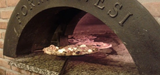 La pizza col bordo ripieno La pizza col bordo ripieno