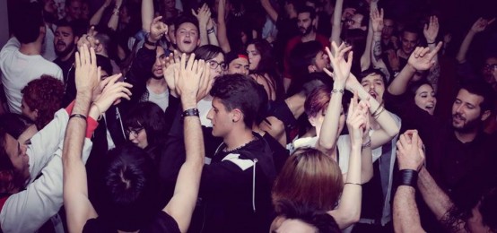 Back to the Wave al Black Out Back to the Wave al Black Out