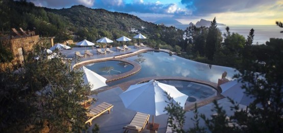 Le piscine geotermiche del Raya a Panarea Le piscine geotermiche del Raya a Panarea