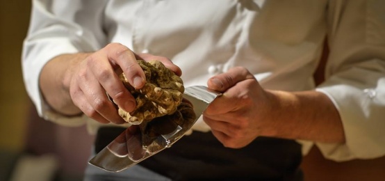 La Degustazione del Tartufo Bianco d'Alba da A Fugassa La Degustazione del Tartufo Bianco d'Alba da A Fugassa