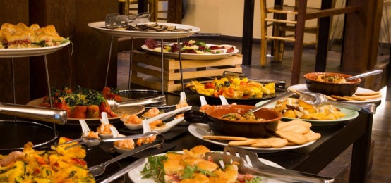 Aperitivo con buffet illimitato alla Stazione 38 Aperitivo con buffet illimitato alla Stazione 38