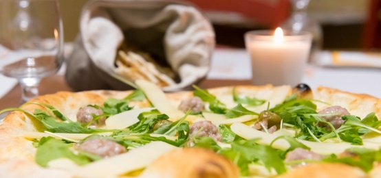 All'angolo della gastronomia c'è il Friday's pizza! All'angolo della gastronomia c'è il Friday's pizza!