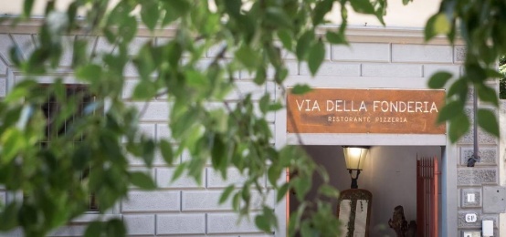 La Cena Magna Etruria al Ristorante Pizzeria Via della Fonderia La Cena Magna Etruria al Ristorante Pizzeria Via della Fonderia