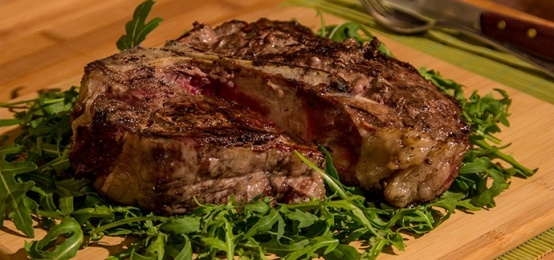 La cena alla Trattoria Toscana fra Paccheri toscani e Fiorentina La cena alla Trattoria Toscana fra Paccheri toscani e Fiorentina
