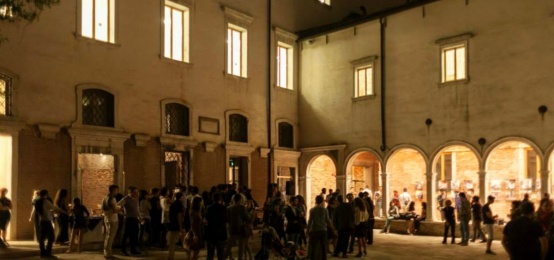 Cinema nel chiostro, l'estate dei Crociferi di Venezia Cinema nel chiostro, l'estate dei Crociferi di Venezia