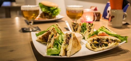 Finalmente è Lunedì! La serata speciale club sandwich al Mezza Pinta Finalmente è Lunedì! La serata speciale club sandwich al Mezza Pinta