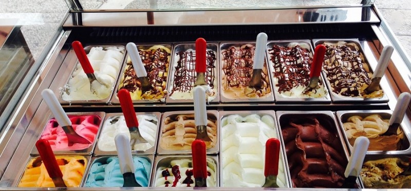 ice cream street food carretto gelati foto da facebook https://www.facebook.com/photo.php?fbid=10205153320644995&set=pb.1004201532.-2207520000.1449749245.&type=3&theater