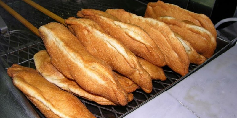 calzone fritto della pizzeria romanelli di brindisi foto dalla pagina facebook https://www.facebook.com/pizzeriaromanelli/photos/pb.153755834657815.-2207520000.1441787015./976061622427228/?type=3&theater