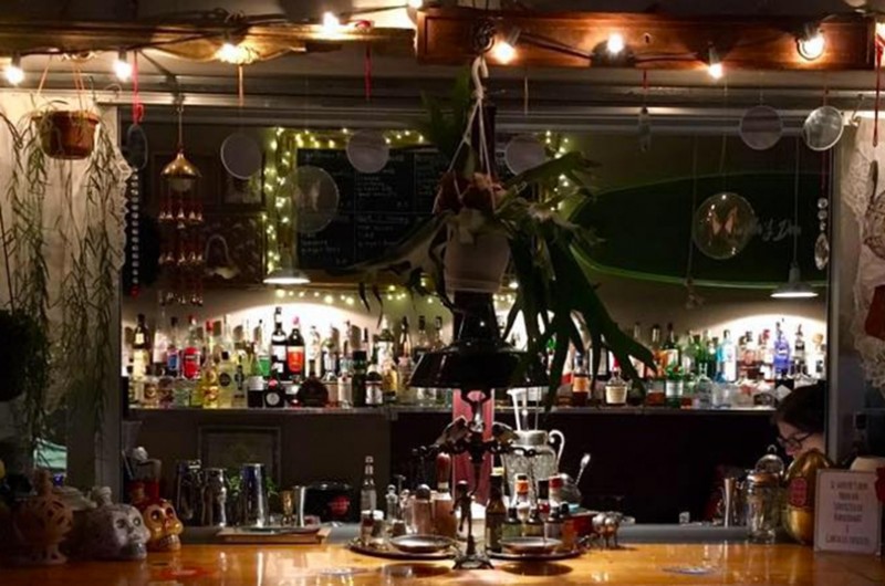 surfer's den - daiquiri
https://www.facebook.com/surfersdenmilano/photos/a.147365268755376.32159.147363008755602/619803411511557/?type=1&theater