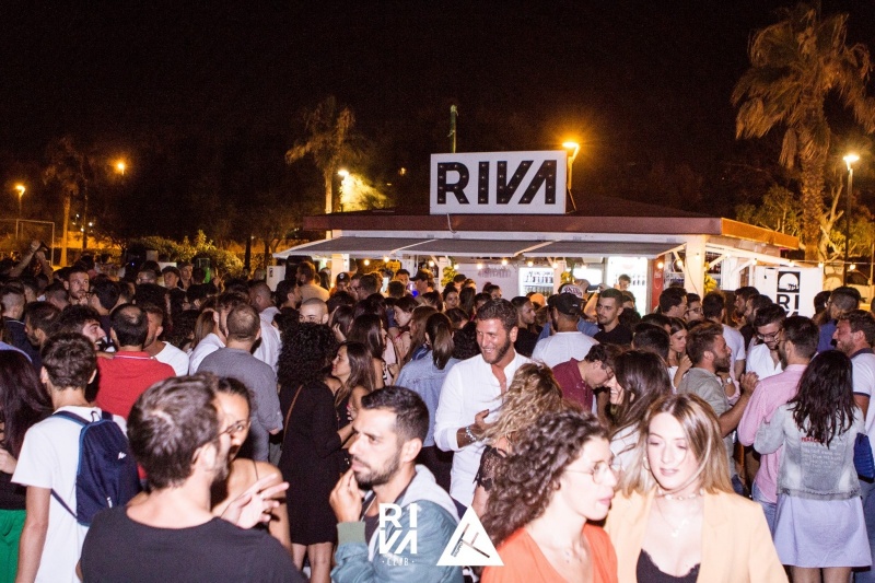riva beach club https://www.facebook.com/403358590178282/photos/a.418900798624061.1073741830.403358590178282/418932125287595/?type=3&theater