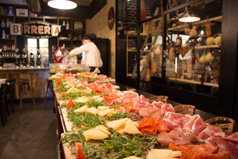 salumeria
piazza mercato