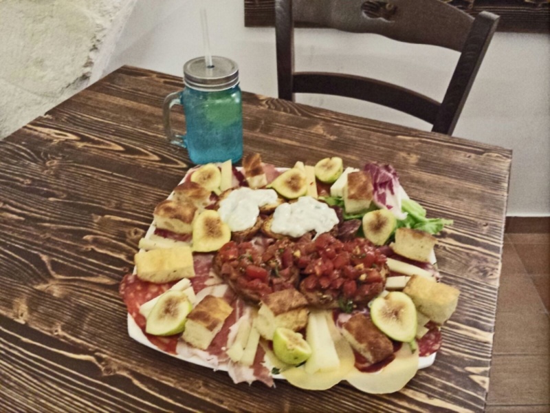 fedda rossa tagliere bruschette