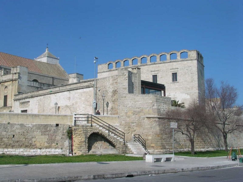 santa scolastica bari https://it.wikipedia.org/wiki/file:bari_santa_scolastica.jpg