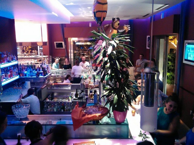 cocktail bar aperitivo bat barletta andria trani canosa di puglia casa del caffè foto di paky il viaggiatore da facebook https://www.facebook.com/photo.php?fbid=10204471684566849&set=br.aboznqkeghpihao5fziuw7dvpj2gdxplsh5hxsgvsac1vs4do4rddbubhsotmwbjdsbh4xeretz6ijq46dw67vovu7sxrj1nl5yr8k_l9-9rgqfekasfzszsw4_4_02g3ehwvyykilamoal4vmluc4xv0qogxggsuar0fzkbn1_vtxajzxsciepjvlskvueez2ct_byapruavdjwqgbhkonvxrnq61ojzfkr7xlltkjavftz0pgut-q_yncn6rf-cy8&type=3&theater