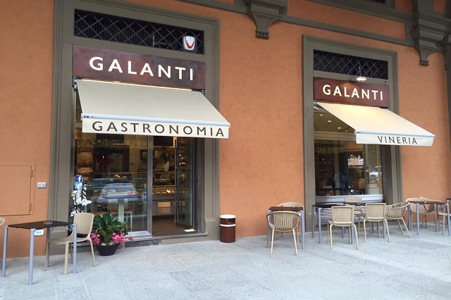 galanti https://www.facebook.com/180336805390908/photos/a.270988282992426.63171.180336805390908/1084906301600616/?type=3&theater