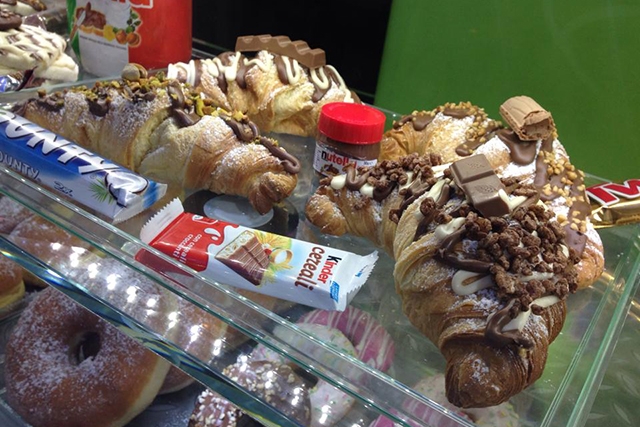 mergellina bakery milano cornetti notte