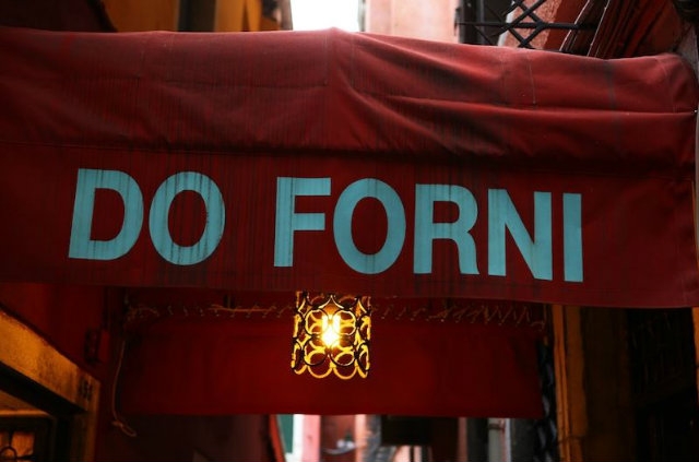 do forni i ristoranti nelle piccole calli