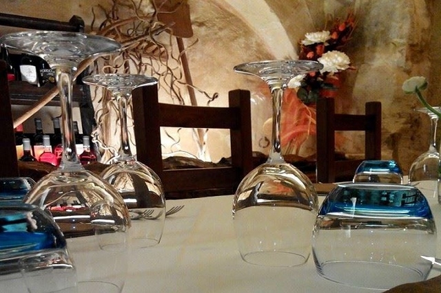 la grotta nel mare, matera, pesce
