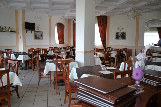 gusto gusti ristorante pizzeria canosa di puglia guardare partita calcio