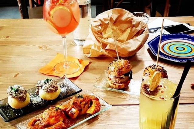 italian tapas firenzehttps://www.facebook.com/italiantapasristobar/photos/a.1596396077336700/1969602666682704/?type=3&theater