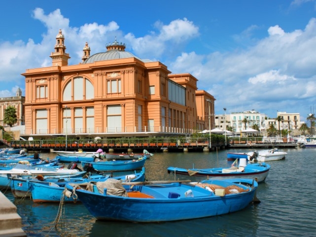 teatro margherita bari https://www.flickr.com/photos/62332830@n02/15224310880/in/photolist-pcjzdc-cf7by4-ptx4af-nqhqeu-5xgavi-pcjcvm-canm9o-feckzn-8pvy7x-9hvuvf-7k2sso-gkad2-cfbqdk-7vydg7-dfprqd-vn4q3k-s1r3we-8uagmv