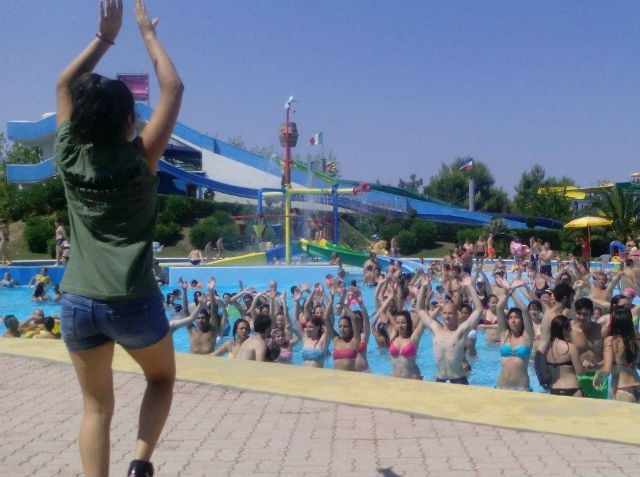 scivoli acquafan acquafantasy puglia foto di acquafantasy da facebook https://www.facebook.com/acquafantasy.it/photos/a.486338734710908.119238.200994006578717/1202334356444672/?type=3&theater