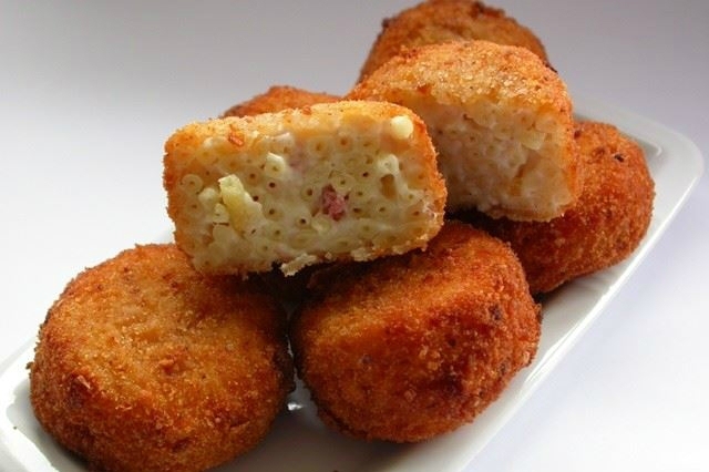 scopri dove mangiare le frittatine più buone di napoli