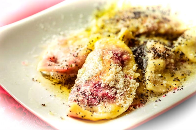 casunzei, casonsei foto da http://www.noleggioscicortina.it/en/product/food-wine-and-historical-tour/