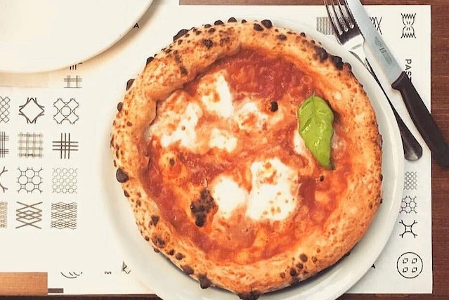 fratelli cuore pizza firenze
https://www.facebook.com/pizzafratellicuore/photos/a.851527098275775.1073741828.850152678413217/1001324003296083/?type=3&theater