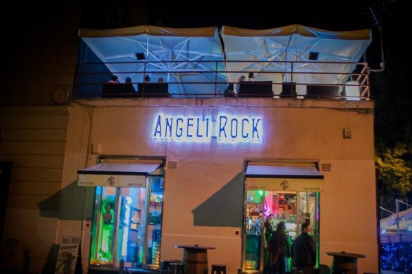 angeli rock roma ostiense pub ristorante quizzone cervellone lunedì serate strane a roma mangiare bere divertimento