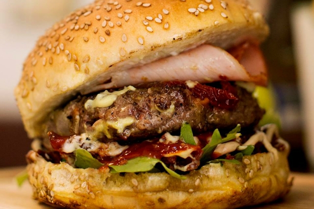 fonzie's the burger house cena a piazza bologna roma migliori ristoranti