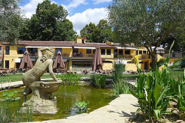 chalet fontana firenze
https://www.facebook.com/901997529828508/photos/a.973867042641556.1073741829.901997529828508/2092867467408169/?type=3&theater