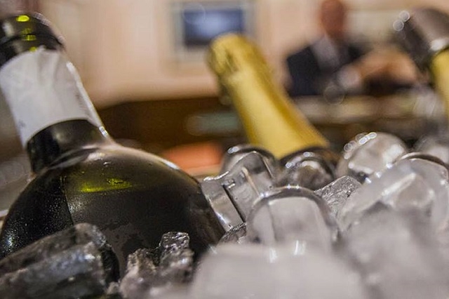 harry's bar https://www.facebook.com/harrysbarfirenze/photos/a.470380172973192.116112.170845272926685/1649668165044381/?type=3&theater