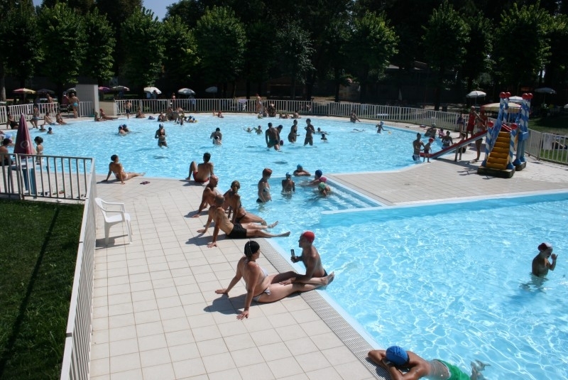 piscina bergamo alzano lombardo