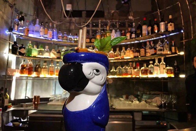 la scimmia cocktail bar alberone roma san giovanni nuove aperture gennaio 2018 mixologia aperitivo autore bartender