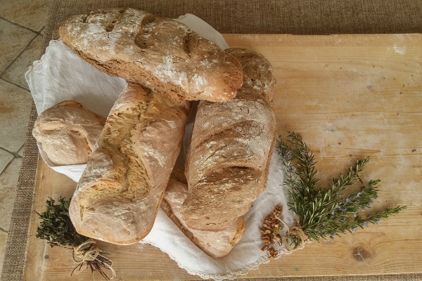 agriturismo antico borgo di vallignano fassinoro rieti casale antico podere cucina semplice asparagi selvatici pane fatto in casa pranzo in agriturismo sabina roma