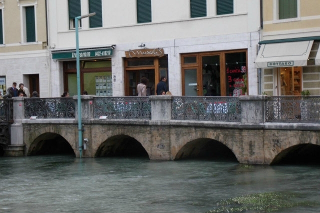aperitivo in riva all'acqua veneto