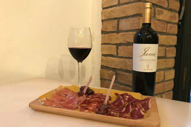 la cantina di lara
