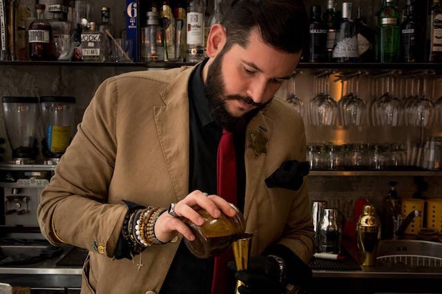 https://www.facebook.com/thefusionbar/photos/a.179885585396967.57343.165706083481584/1112425512142965/?type=3&theater
luca manni la ménagère firenze bartender