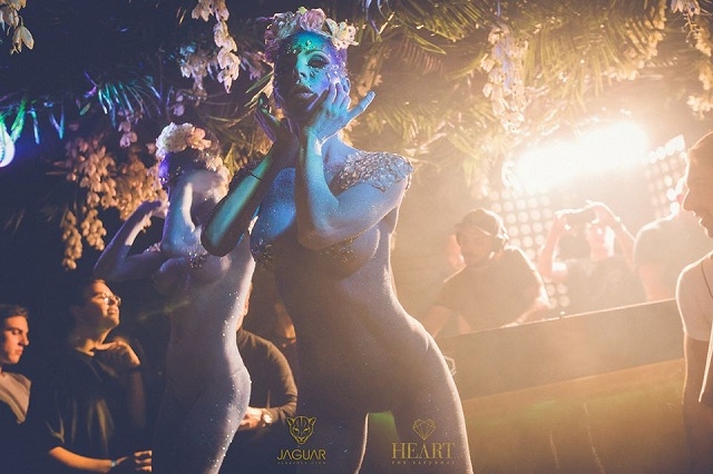 jaguar https://www.facebook.com/jaguarflorenceclubassartmusic/photos/a.486036615130208.1073741940.262590570808148/486037498463453/?type=3&theater