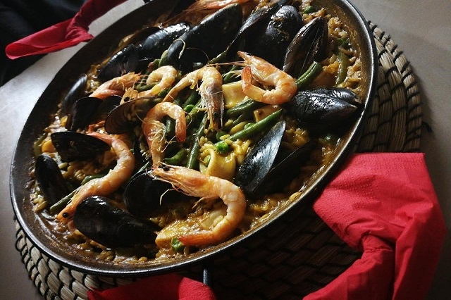 santanera https://www.facebook.com/santanerafirenze/photos/a.1313840248678715.1073741829.1284628198266587/1723754697687266/?type=3&theater
