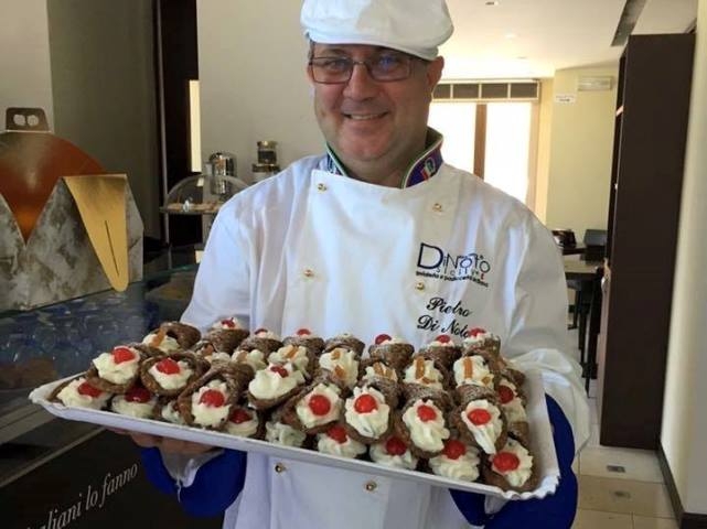 cannoli siciliani di noto caffetteria ventitrè bisceglie https://www.facebook.com/caffetteria.ventitre.bisceglie?fref=photo