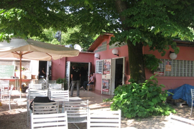 casetta rossa trattoria popolare garbatella giardino ristoranti roma spendere poco