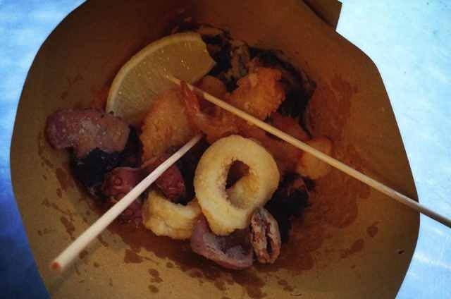 milano chioschi kiosko pesce fishburger navigli