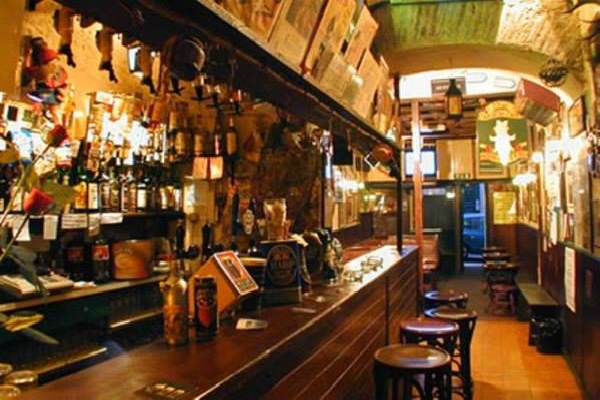 druid's den irish pub pub irlandese roma monti migliori pub irlandesi a roma guinness birra whiskey musica dal vivo