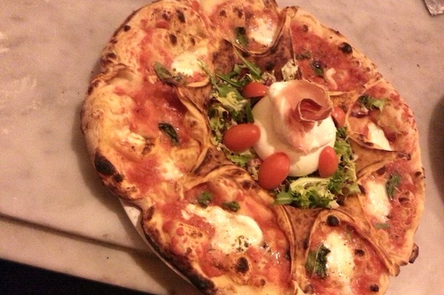 https://www.facebook.com/pizzeriafuniculifirenze/photos/a.876880519037937.1073741827.876428279083161/1028242397235081/?type=3&theater
funiculì firenze pizzerie